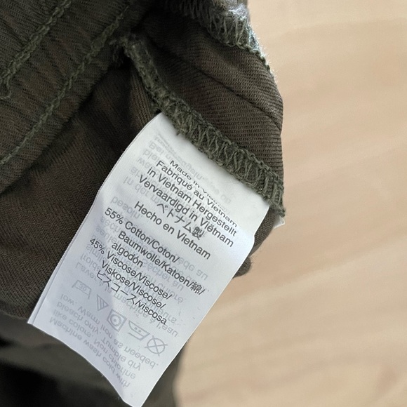 Madewell | Olive Pull-On Shorts, Stretch Waist with ties—Comfy & Casual•••Size L - Picture 6 of 8